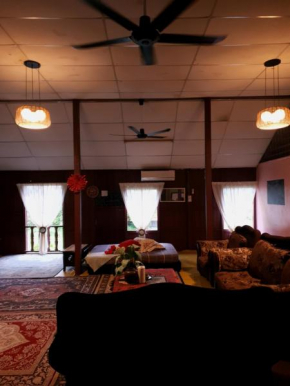 Rumah Kayu Aboh